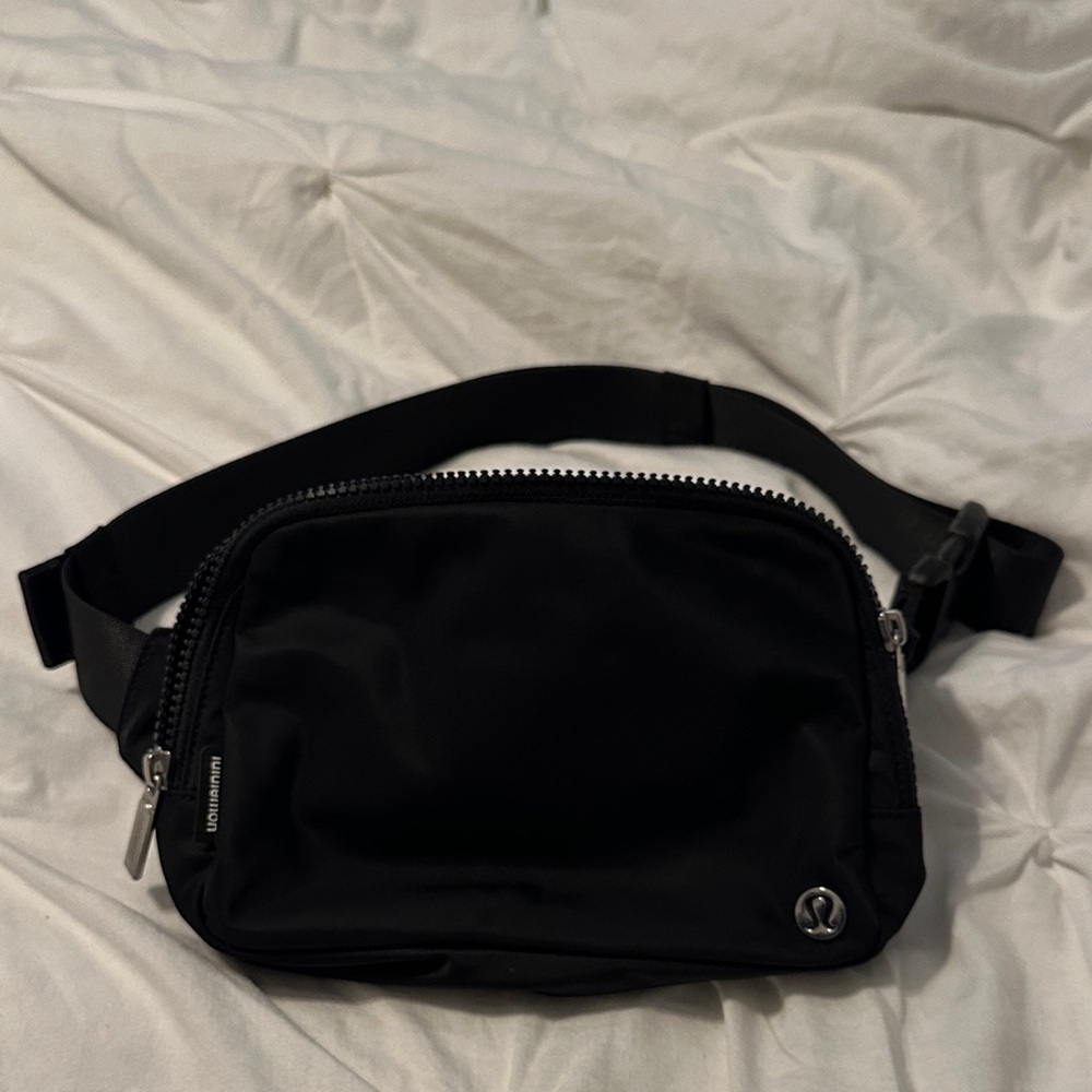 lululemon athletica Black Belt Bag XL